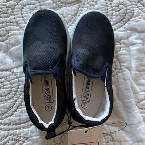 NWT camo slip on sneakers